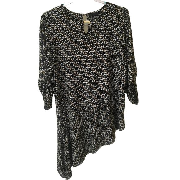 New Directions Large Asymmetrical Top with Adjustable 34 Sleeves and Side Slits - Picture 1 of 6